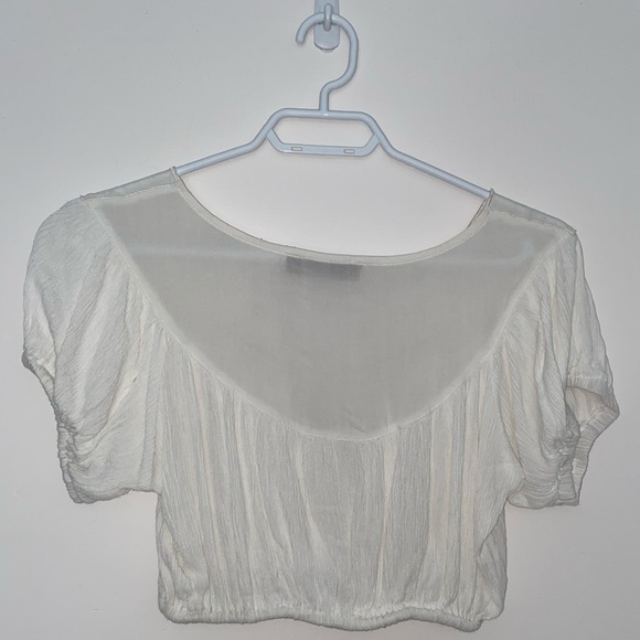 White puff sleeve crop top - Picture 2 of 5
